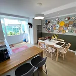 Cozy & Stylish Apartment